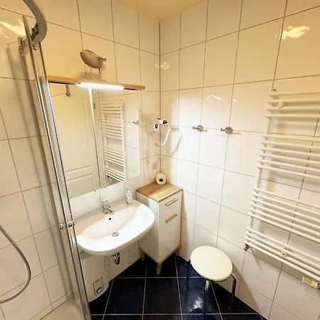 Strandlaeufer Whg 03 Mit Terrasse * Thiessow